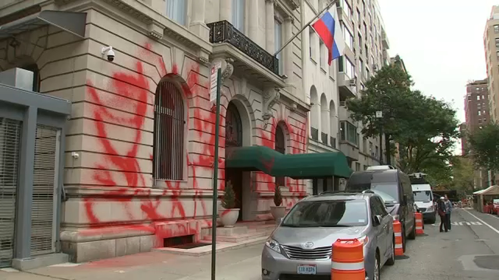 Sulmohet Konsullata Ruse Në New York Me Bojë Mast